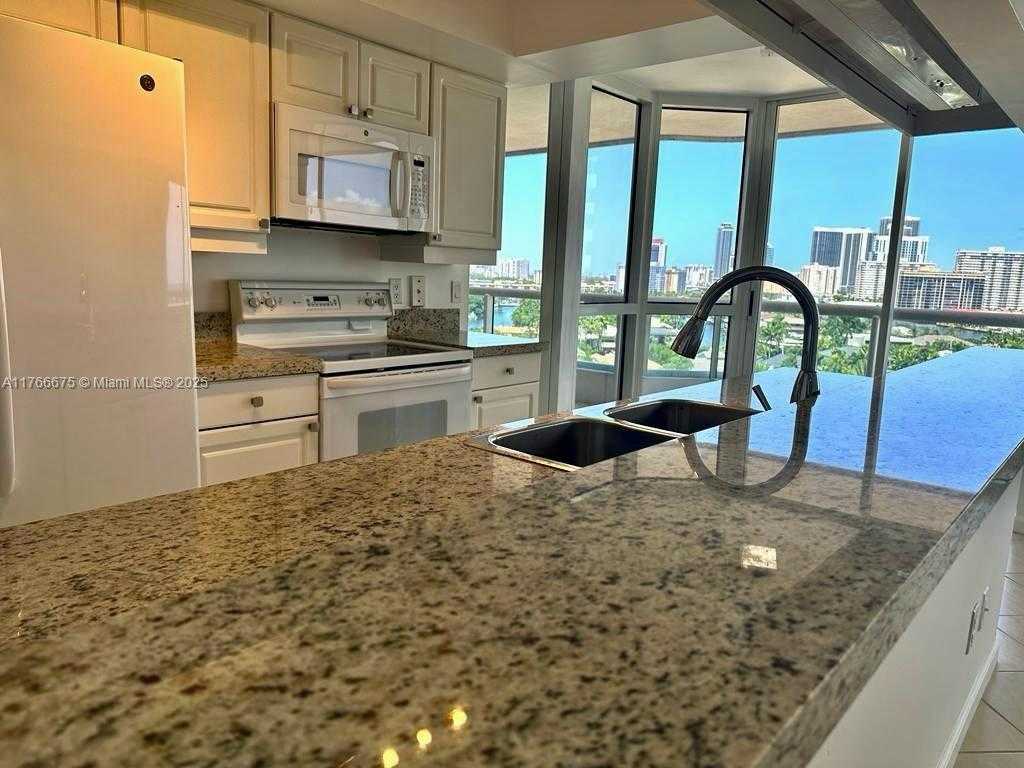Small Image of 21205 YACHT CLUB DR #1101, Aventura Number 11