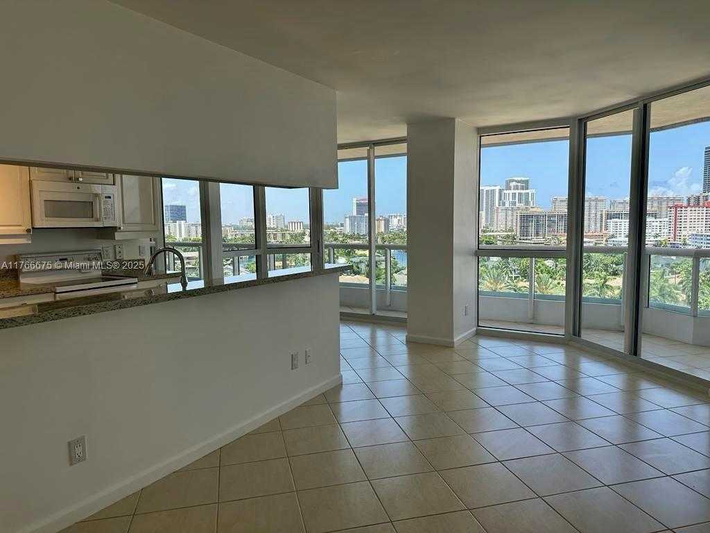 Small Image of 21205 YACHT CLUB DR #1101, Aventura Number 17