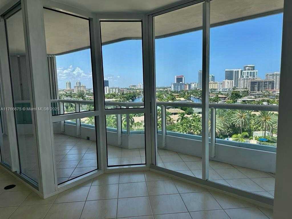 Small Image of 21205 YACHT CLUB DR #1101, Aventura Number 18