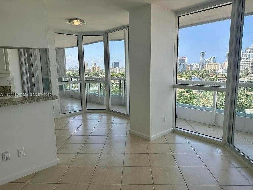 Small Image of 21205 YACHT CLUB DR #1101, Aventura Number 19