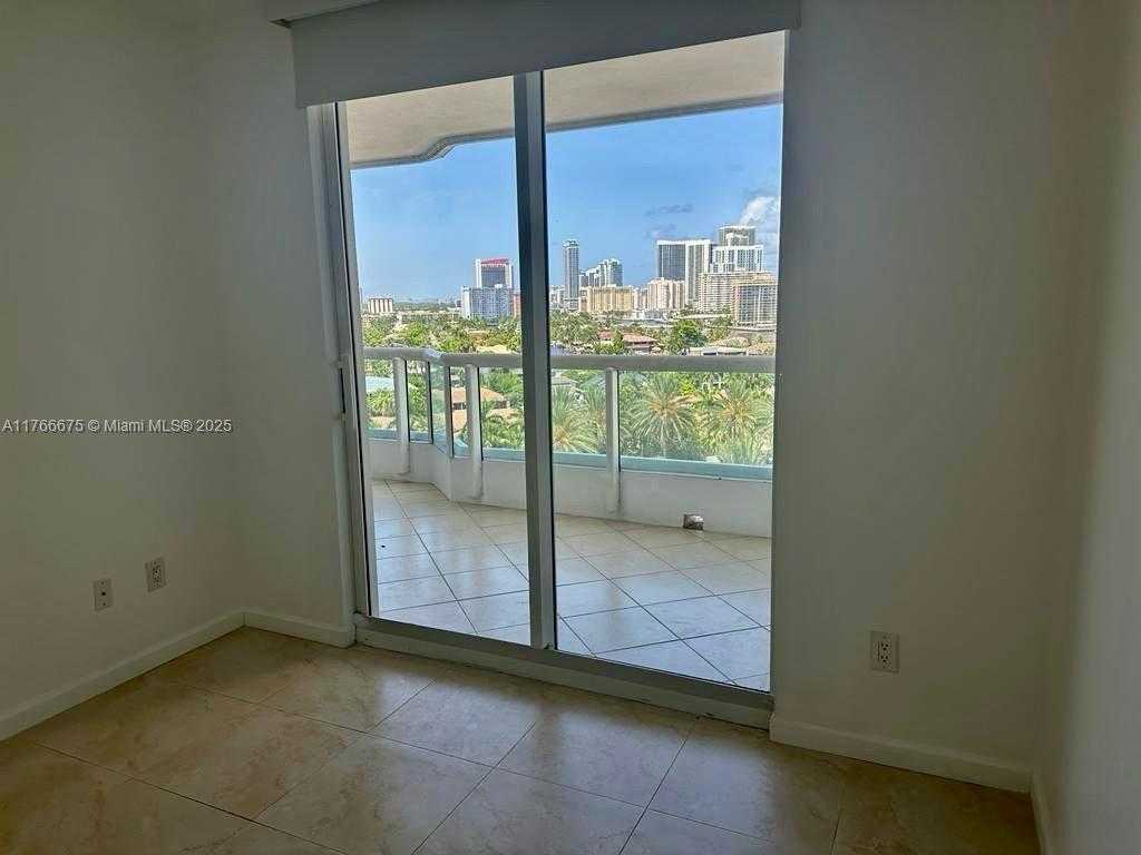 Small Image of 21205 YACHT CLUB DR #1101, Aventura Number 28