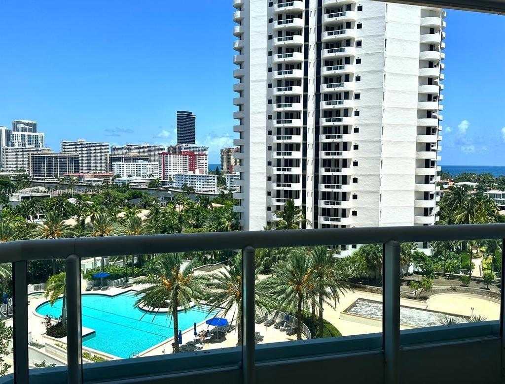 Small Image of 21205 YACHT CLUB DR #1101, Aventura Number 3