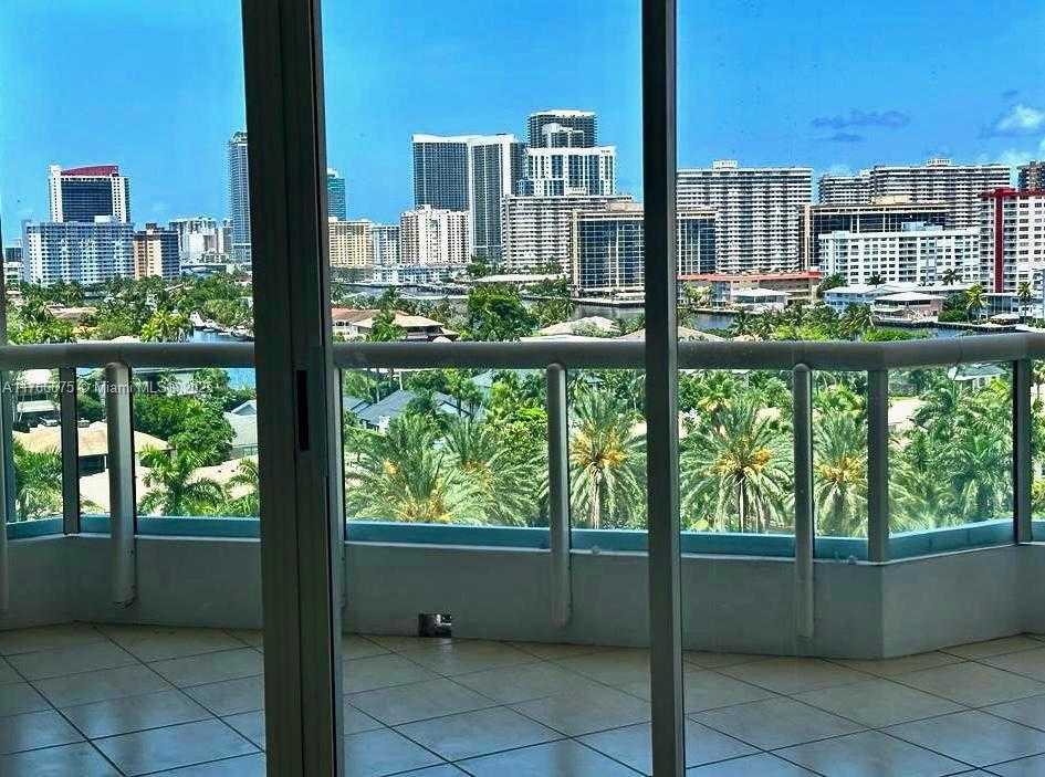 Small Image of 21205 YACHT CLUB DR #1101, Aventura Number 33