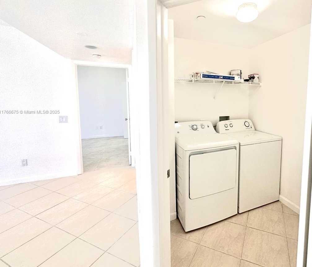 Small Image of 21205 YACHT CLUB DR #1101, Aventura Number 38