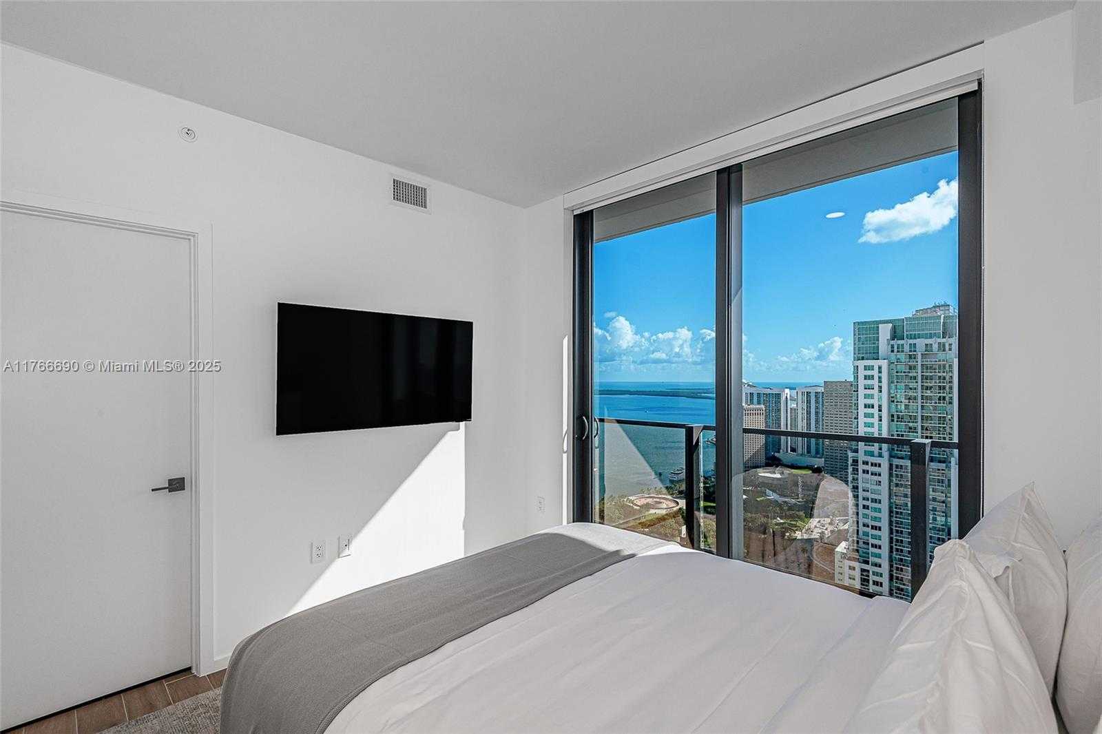 Small Image of 398 NORTH EAST 5TH ST #4211, Miami Number 24