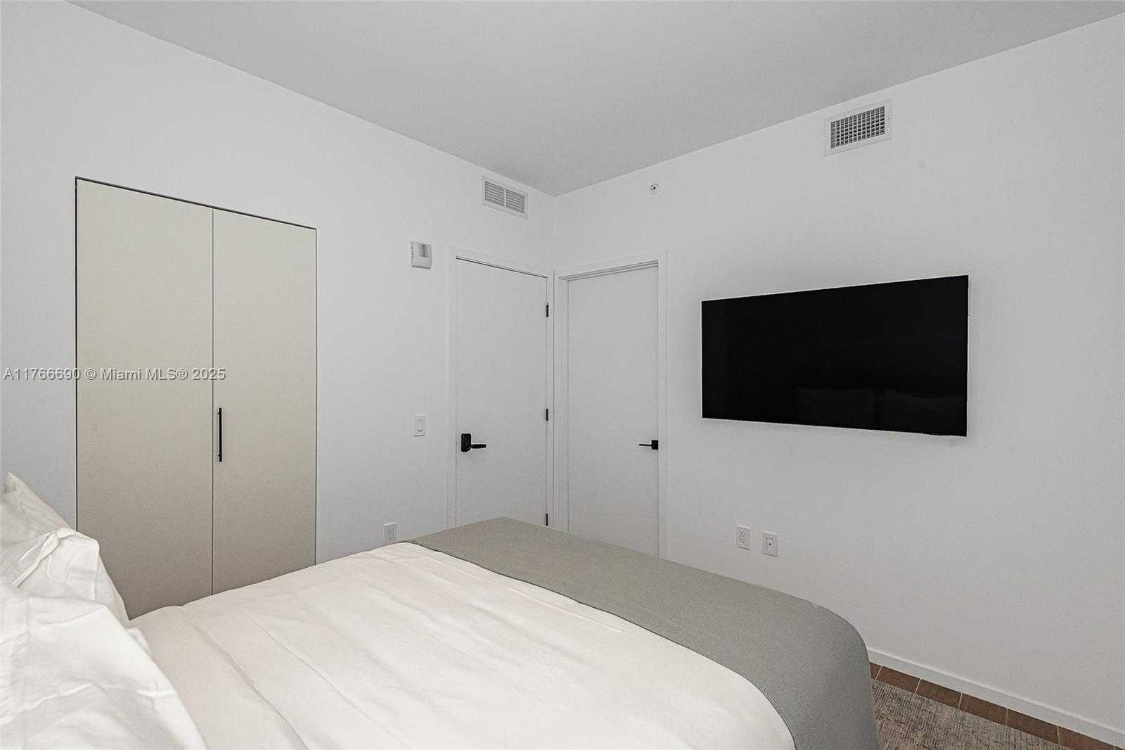 Small Image of 398 NORTH EAST 5TH ST #4211, Miami Number 26