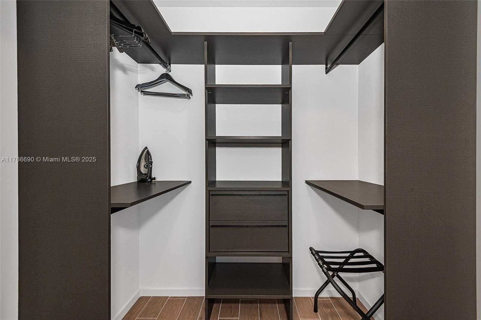 Small Image of 398 NORTH EAST 5TH ST #4211, Miami Number 33