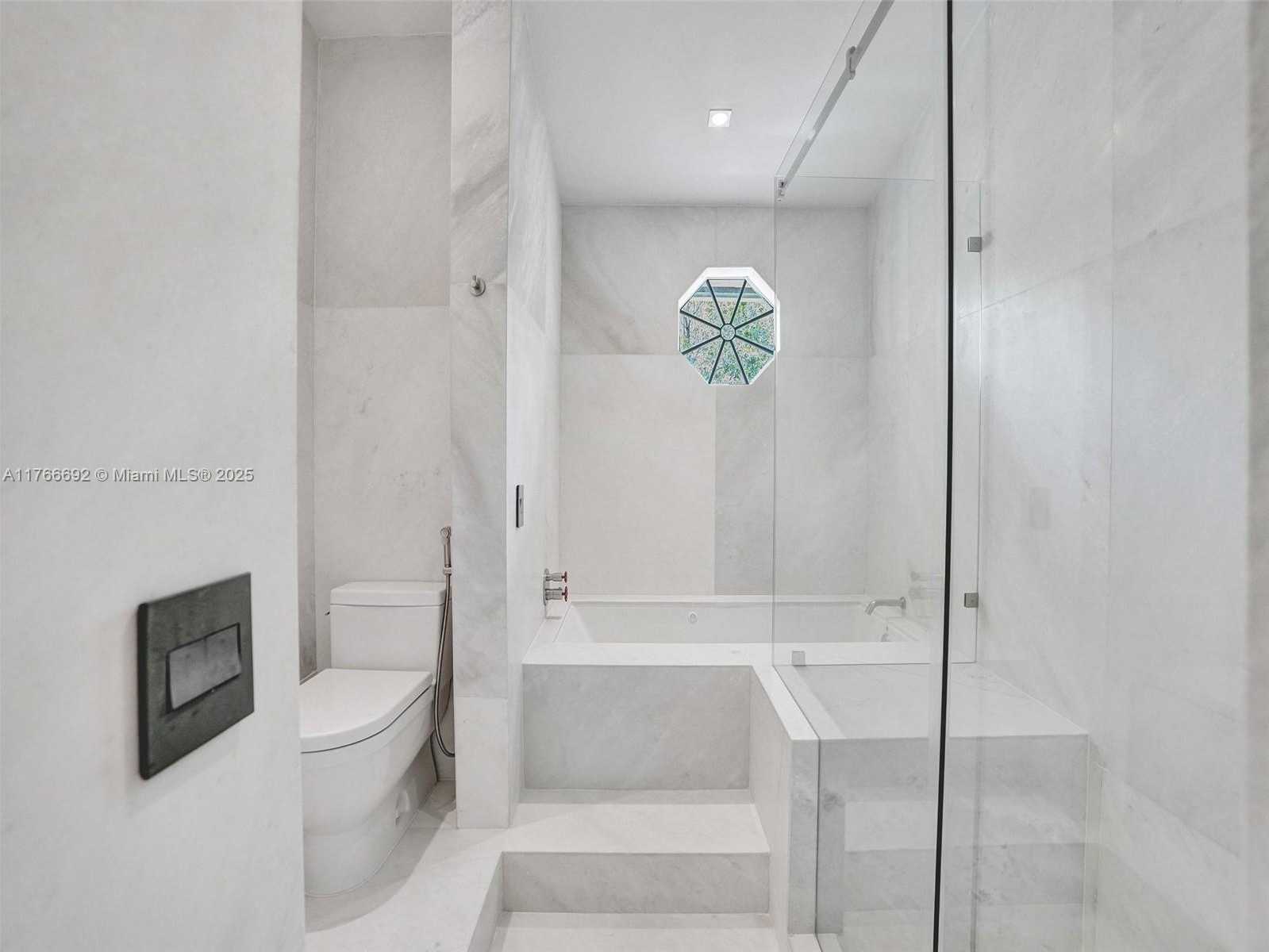Small Image of 20938 NORTH EAST 37TH CT, Aventura Number 18