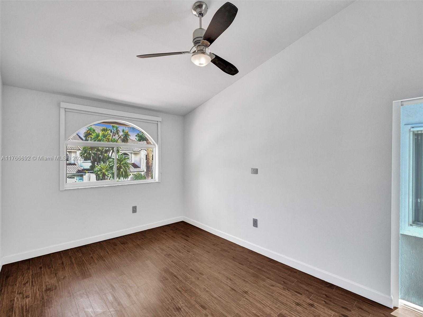 Small Image of 20938 NORTH EAST 37TH CT, Aventura Number 24