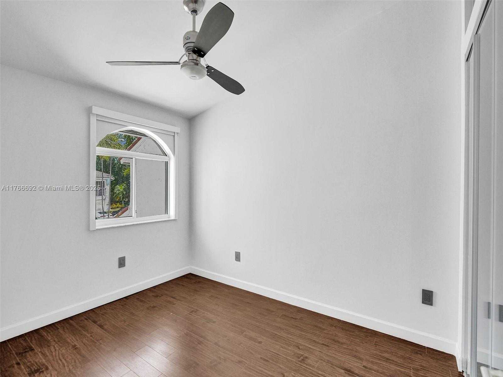 Small Image of 20938 NORTH EAST 37TH CT, Aventura Number 25