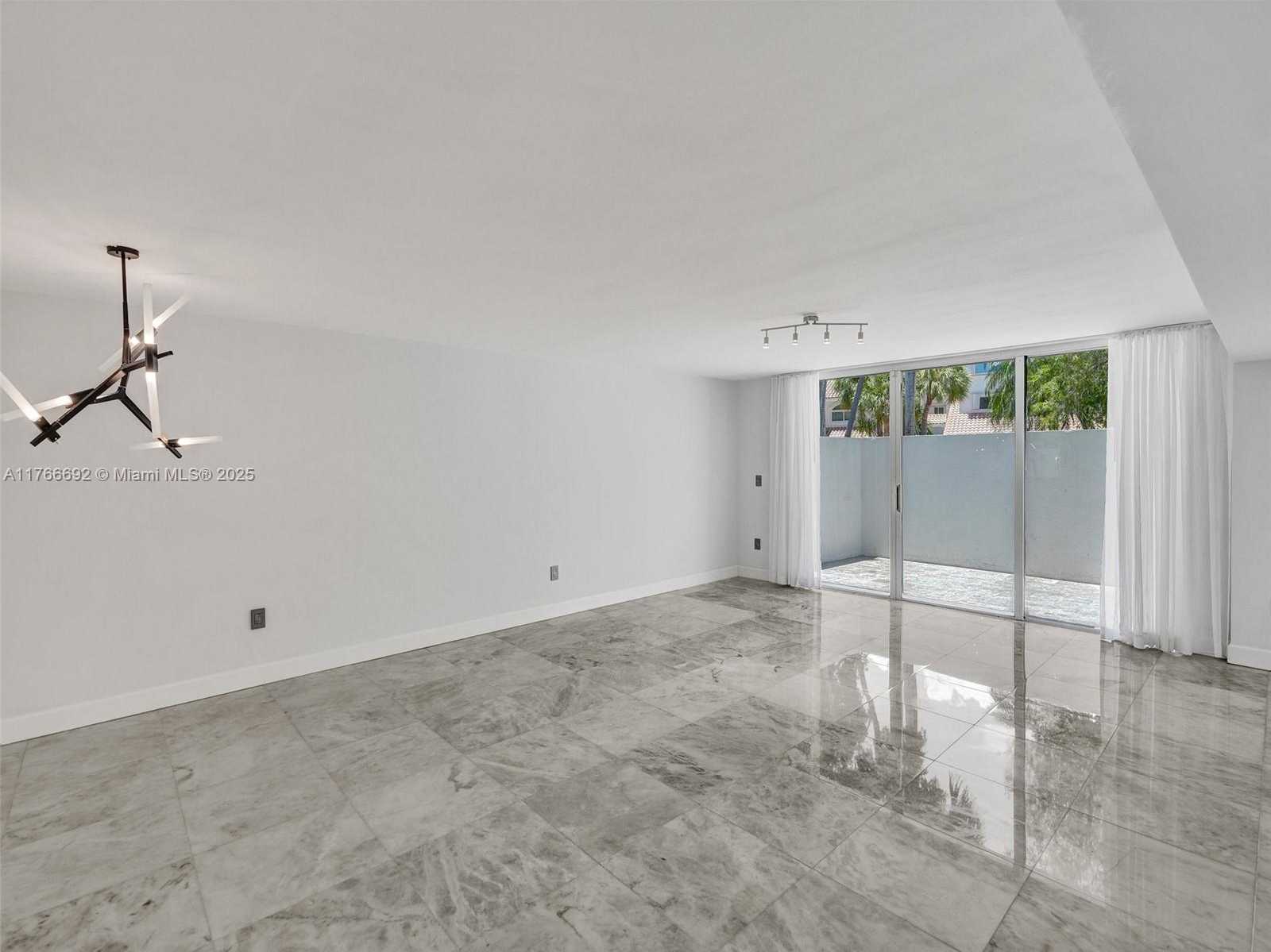 Small Image of 20938 NORTH EAST 37TH CT, Aventura Number 5