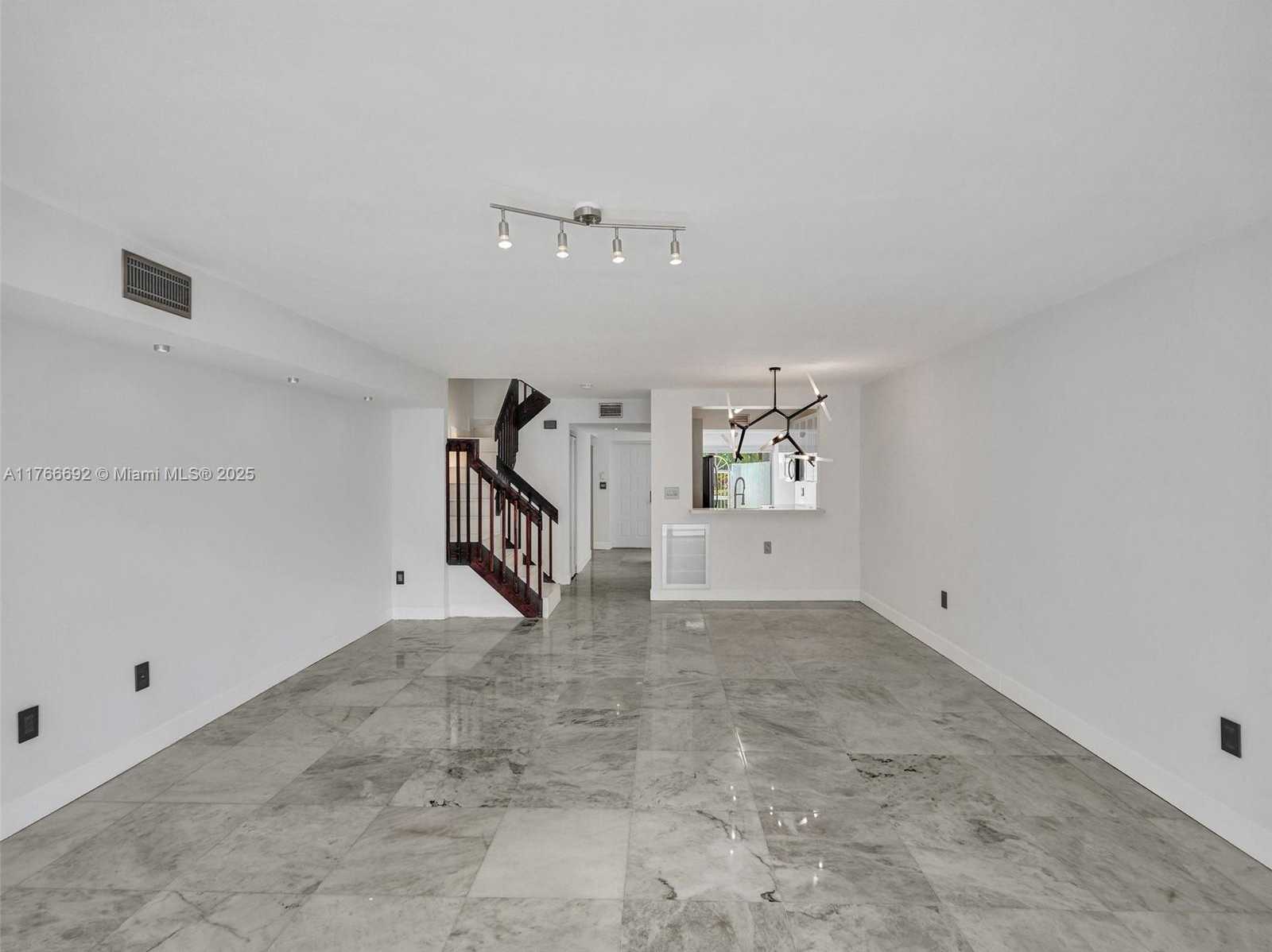 Small Image of 20938 NORTH EAST 37TH CT, Aventura Number 6