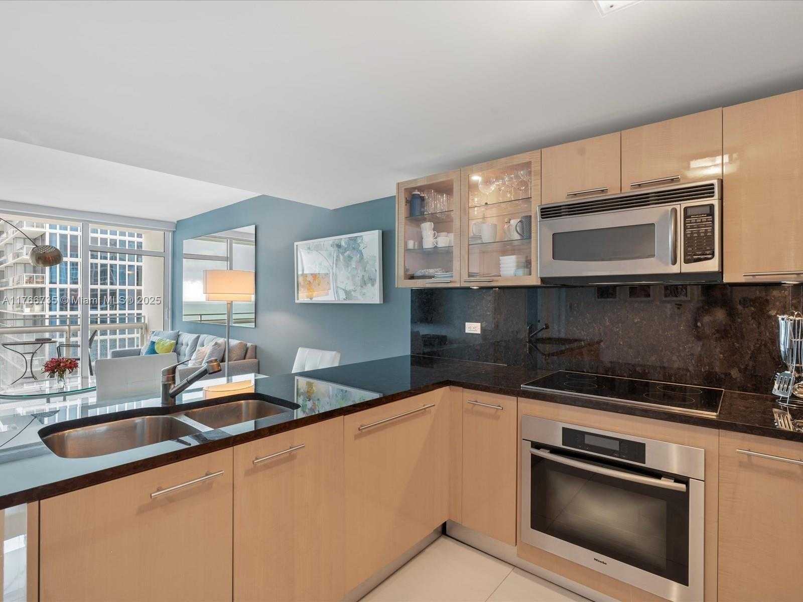 Small Image of 6801 COLLINS AVE #1208, Miami Beach Number 14