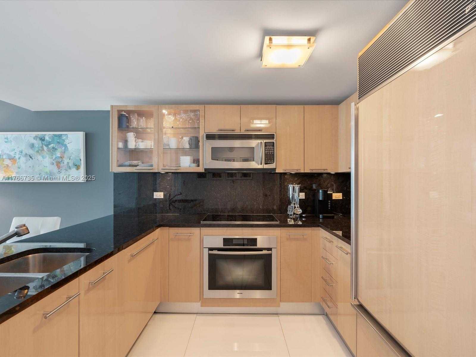 Small Image of 6801 COLLINS AVE #1208, Miami Beach Number 15