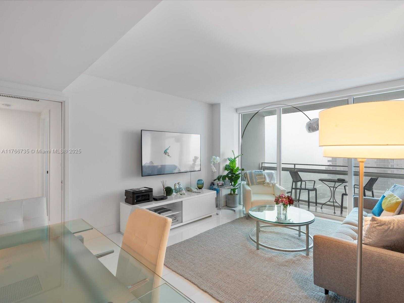 Small Image of 6801 COLLINS AVE #1208, Miami Beach Number 5