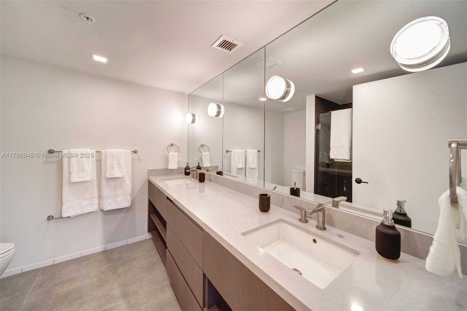 Small Image of 1500 BAY RD #T-1430, Miami Beach Number 28