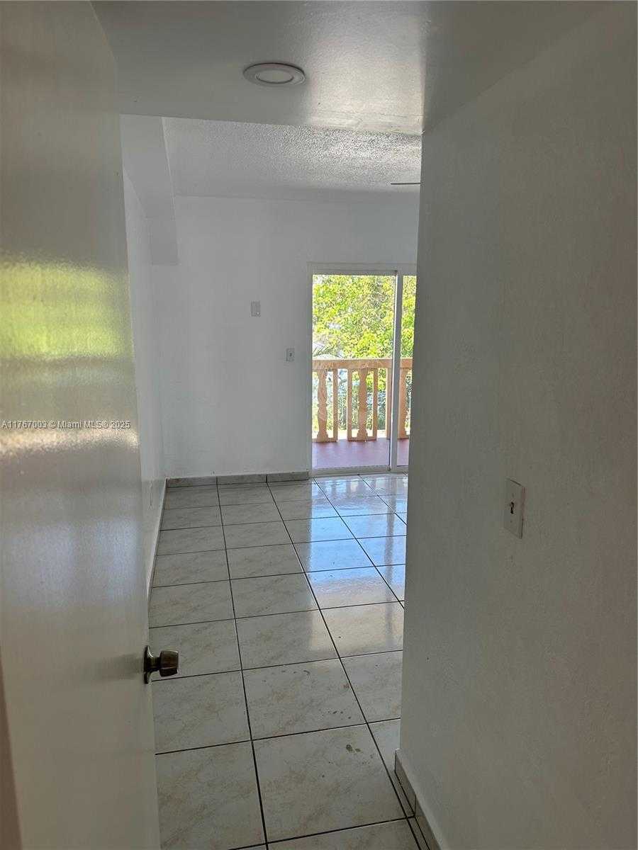Small Image of 1085 WEST 71ST ST #26, Hialeah Number 12