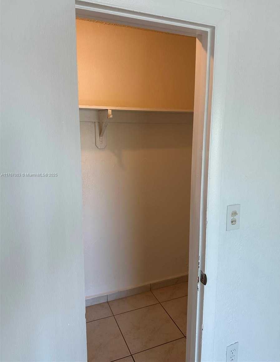 Small Image of 1085 WEST 71ST ST #26, Hialeah Number 15