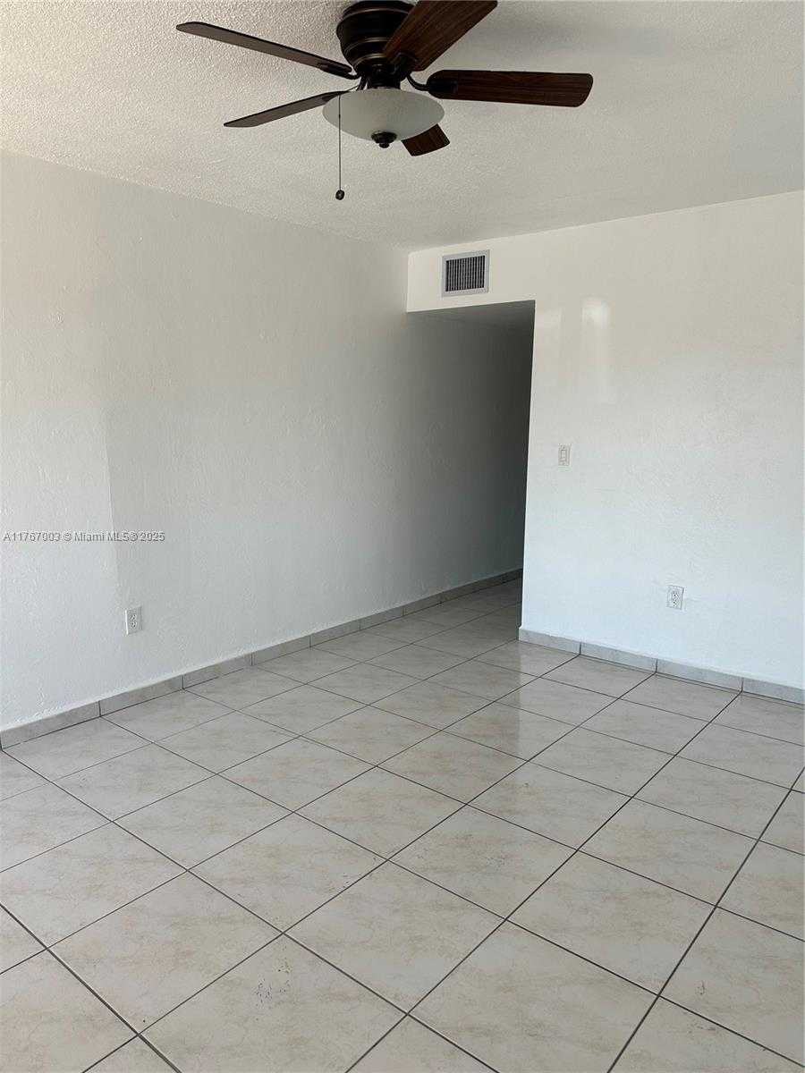 Small Image of 1085 WEST 71ST ST #26, Hialeah Number 4