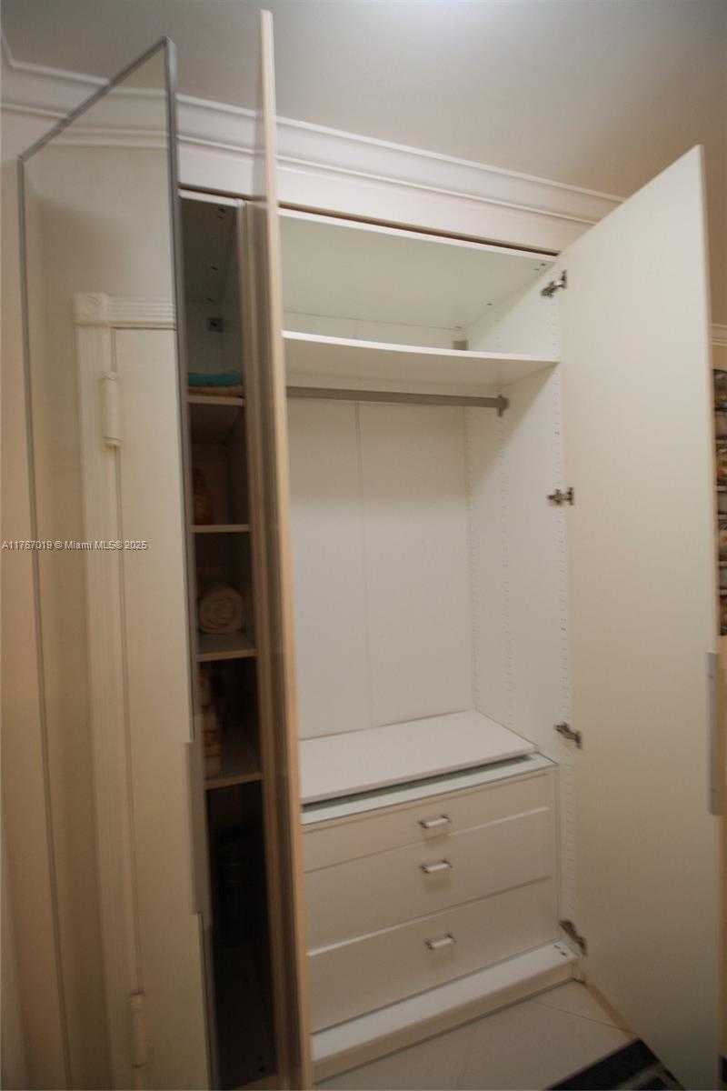 Small Image of 3001 SOUTH OCEAN DR #425, Hollywood Number 15