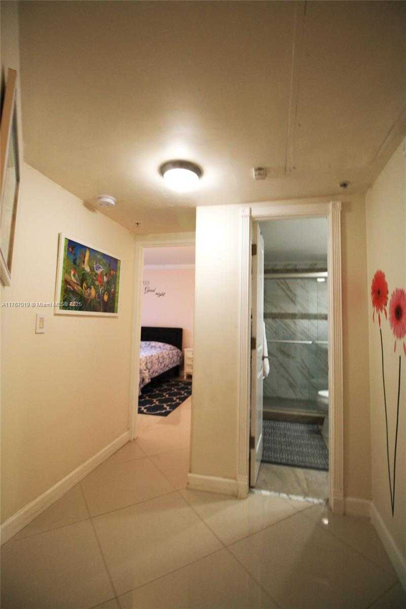 Small Image of 3001 SOUTH OCEAN DR #425, Hollywood Number 17