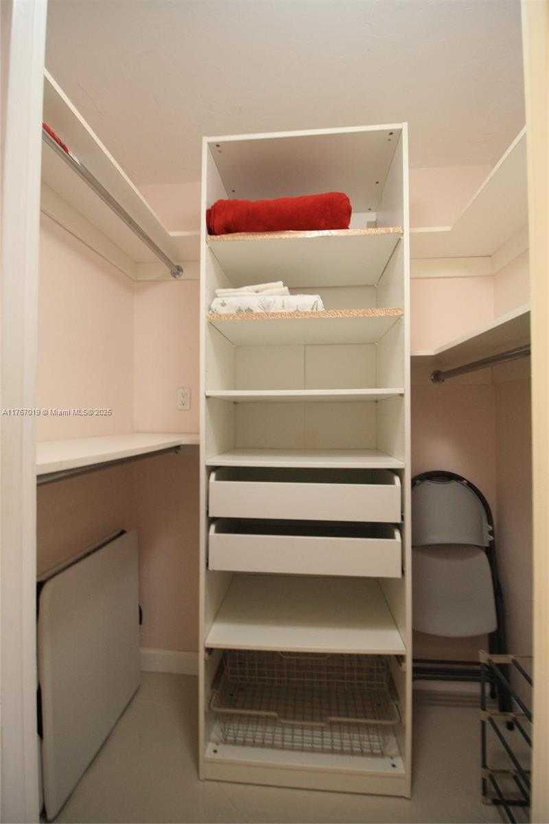 Small Image of 3001 SOUTH OCEAN DR #425, Hollywood Number 22