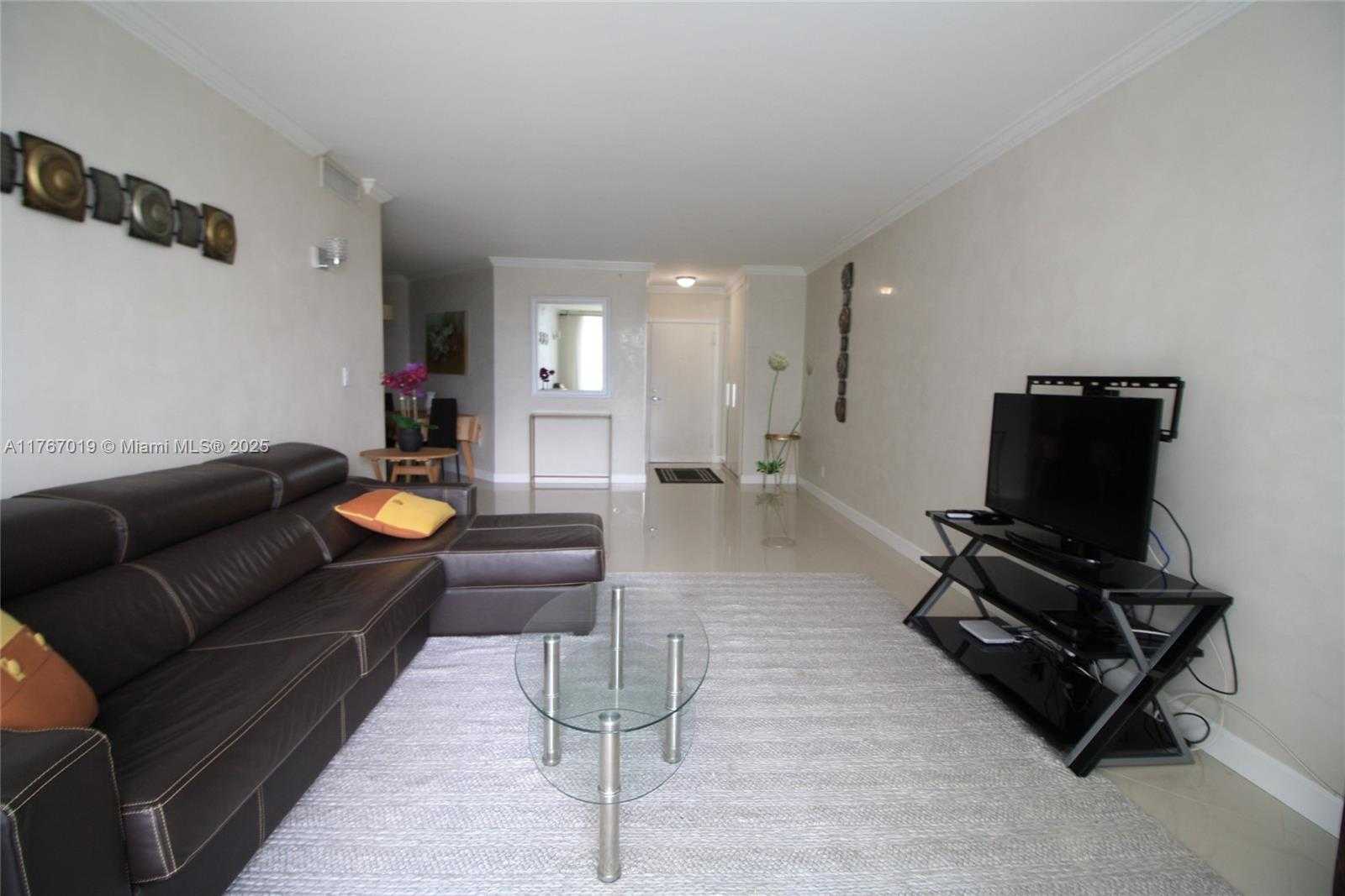 Small Image of 3001 SOUTH OCEAN DR #425, Hollywood Number 3