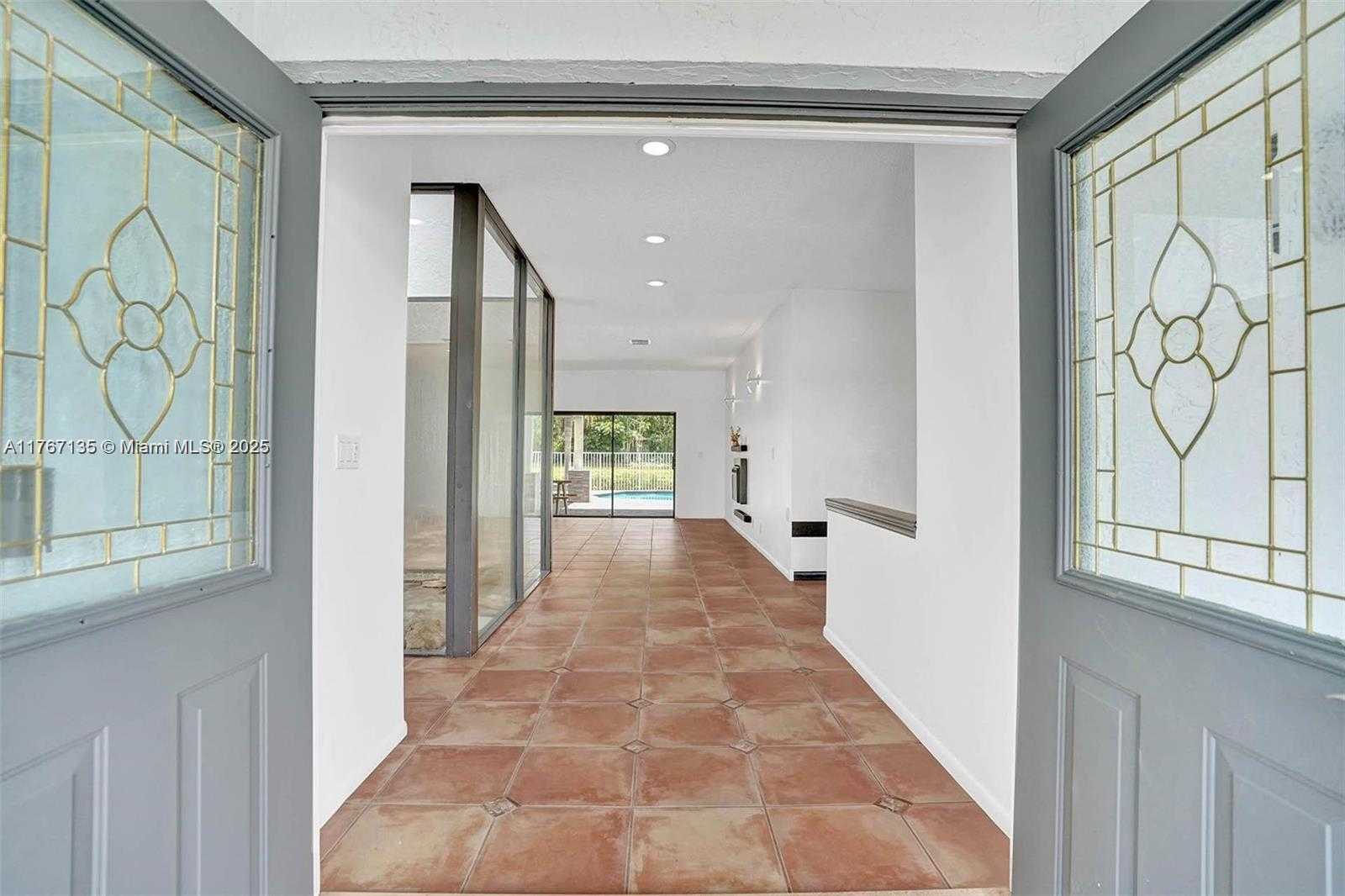 Small Image of 16610 ROYAL POINCIANA CT, Weston Number 10