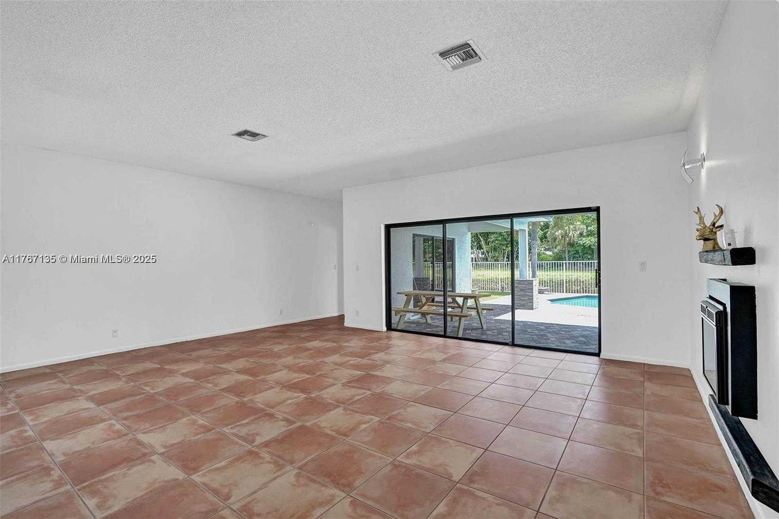 Small Image of 16610 ROYAL POINCIANA CT, Weston Number 13