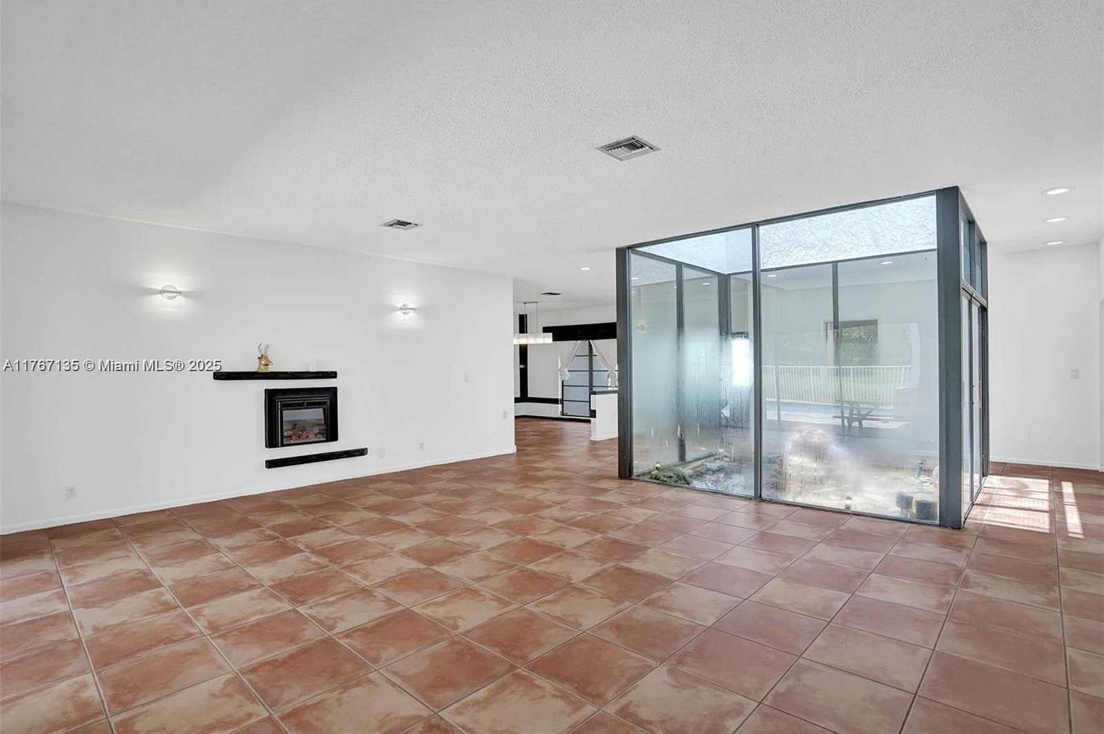 Small Image of 16610 ROYAL POINCIANA CT, Weston Number 19