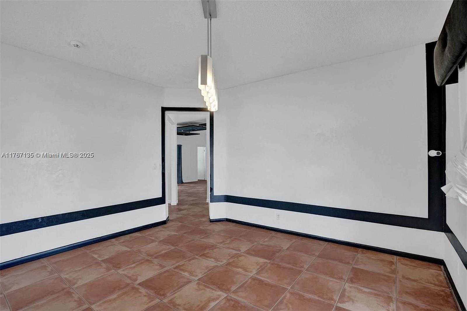 Small Image of 16610 ROYAL POINCIANA CT, Weston Number 22