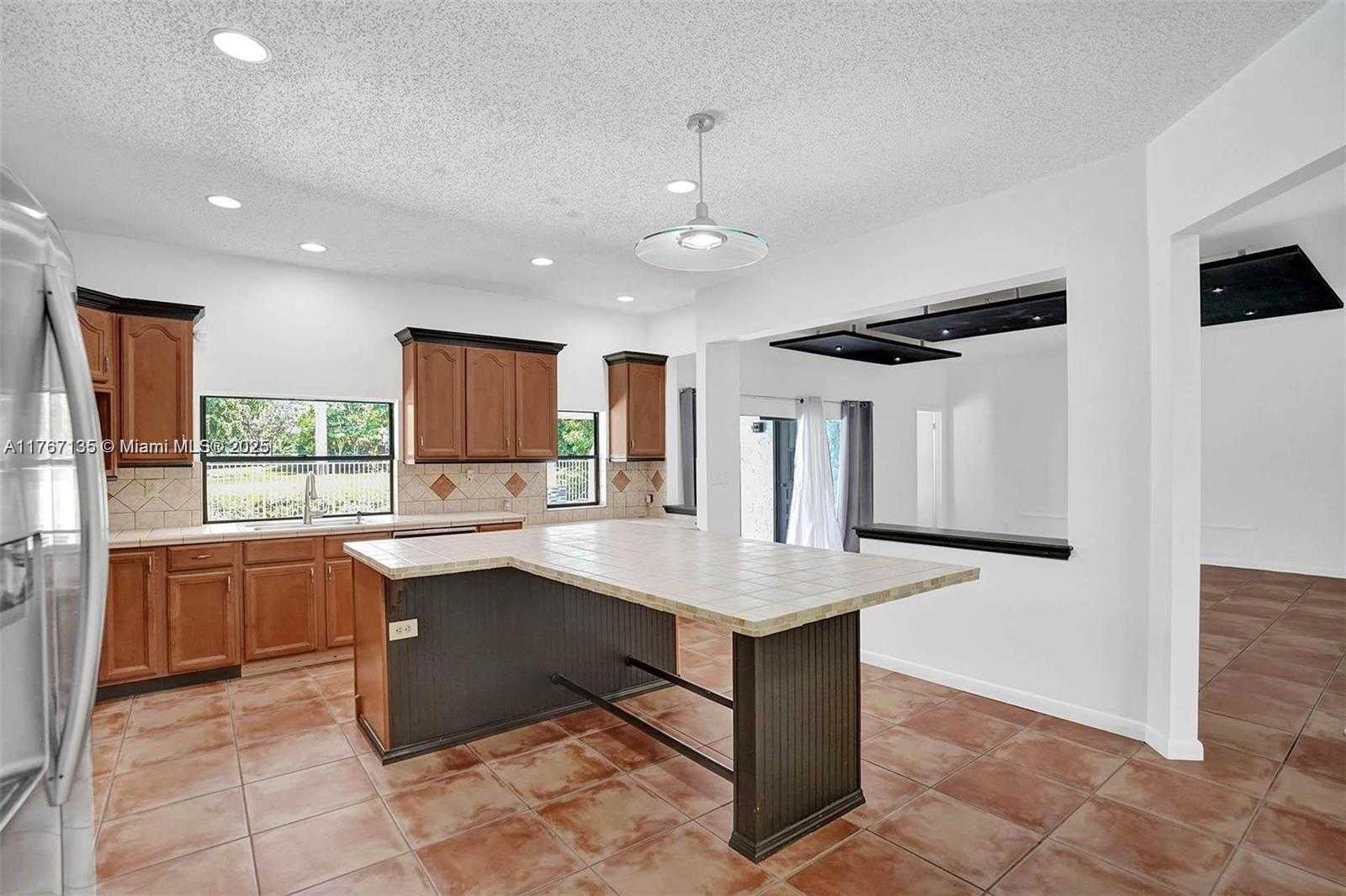 Small Image of 16610 ROYAL POINCIANA CT, Weston Number 25