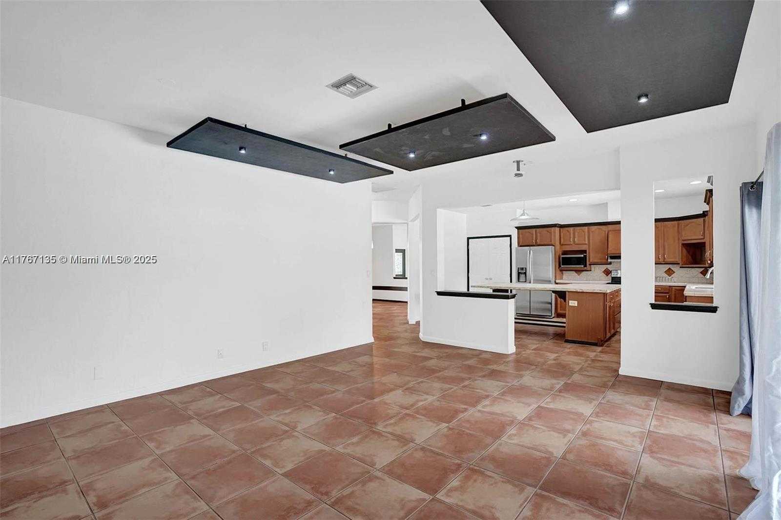Small Image of 16610 ROYAL POINCIANA CT, Weston Number 31