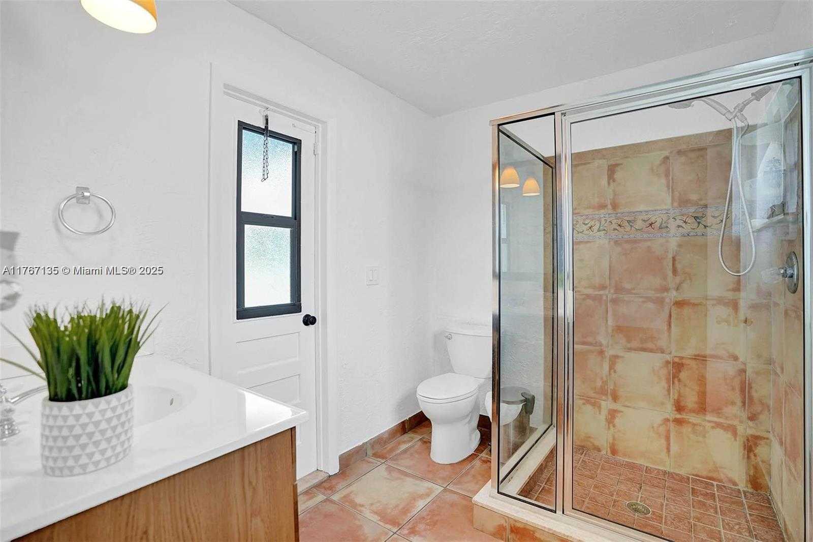 Small Image of 16610 ROYAL POINCIANA CT, Weston Number 32