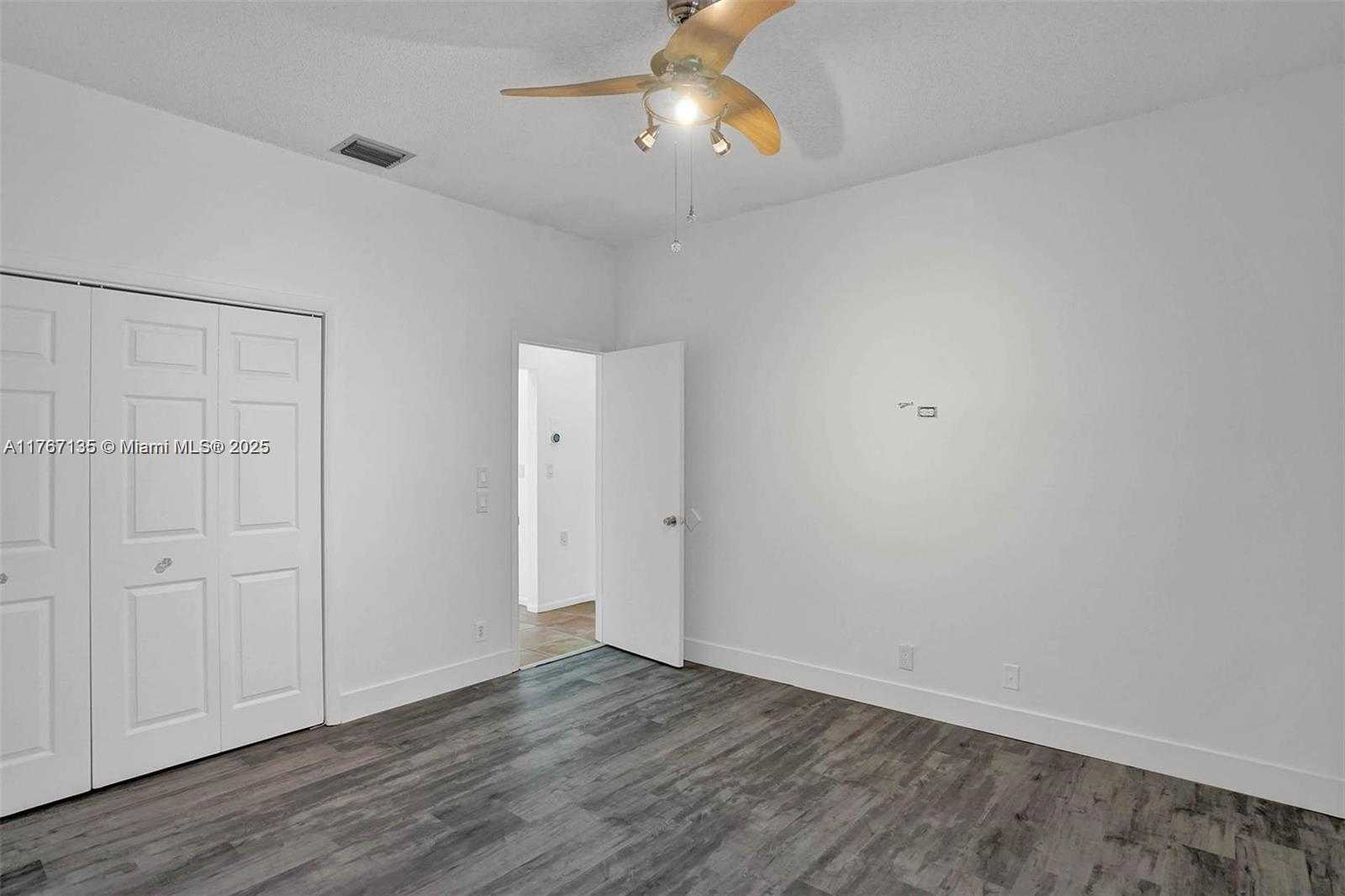 Small Image of 16610 ROYAL POINCIANA CT, Weston Number 37