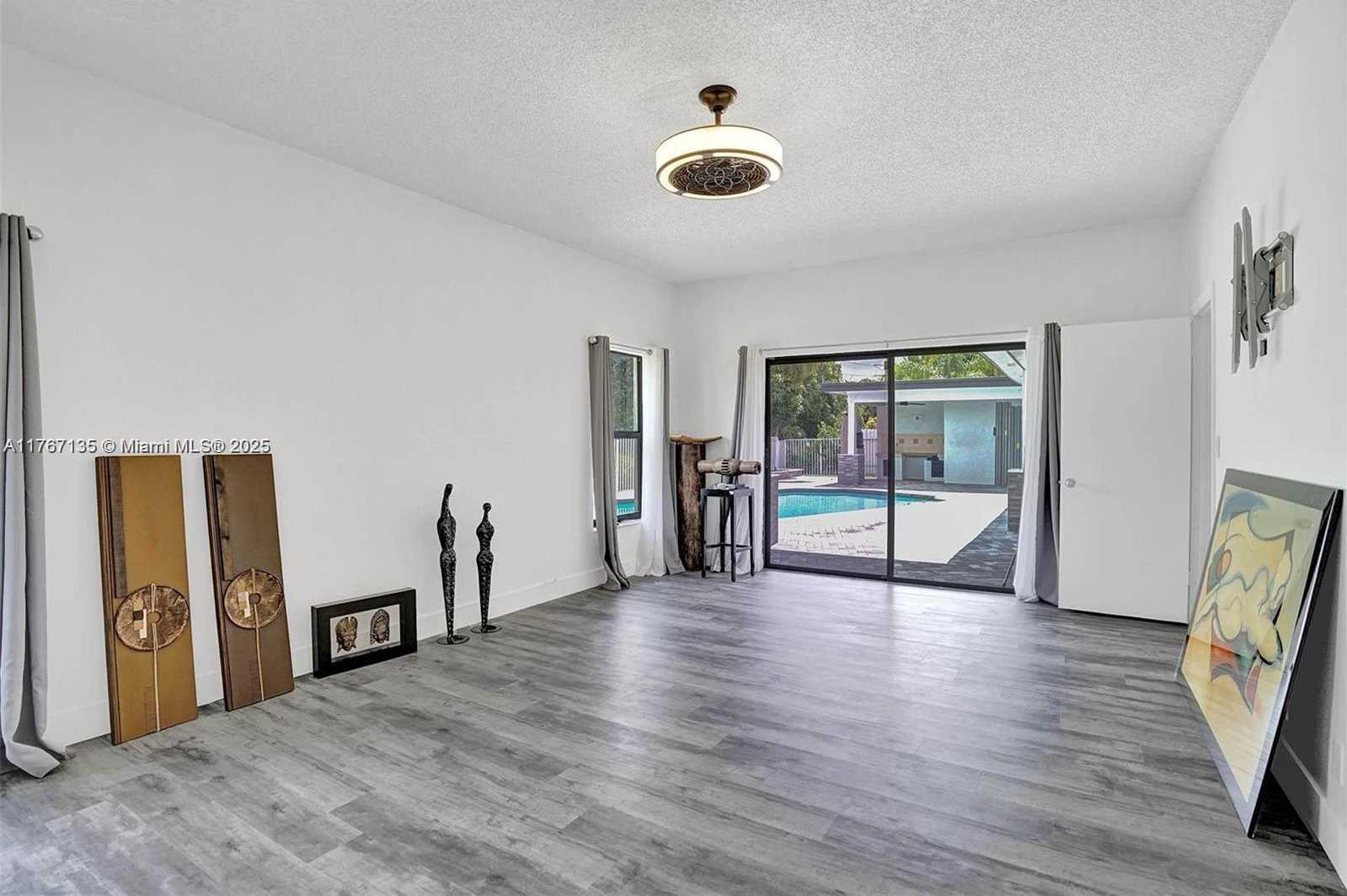 Small Image of 16610 ROYAL POINCIANA CT, Weston Number 47