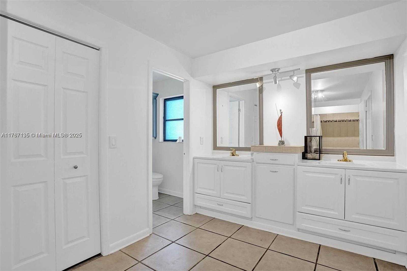 Small Image of 16610 ROYAL POINCIANA CT, Weston Number 48