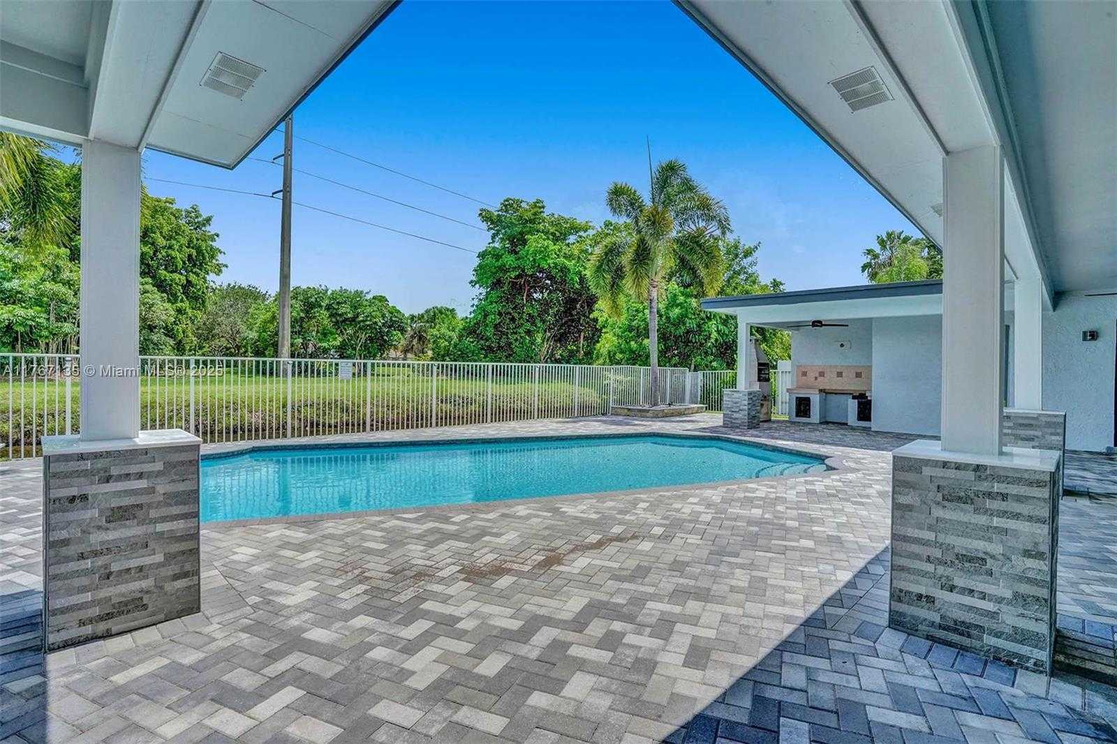 Small Image of 16610 ROYAL POINCIANA CT, Weston Number 51
