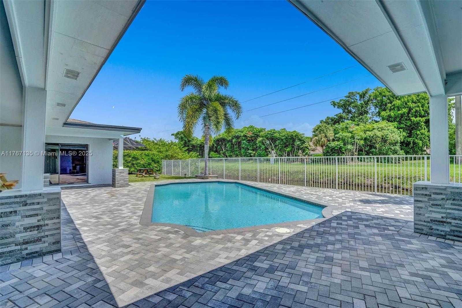 Small Image of 16610 ROYAL POINCIANA CT, Weston Number 56