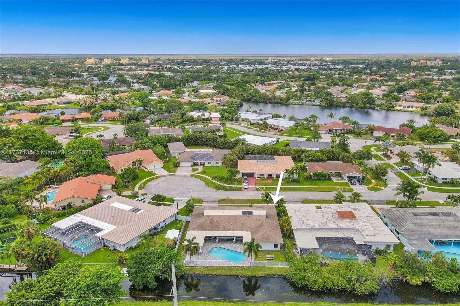 Small Image of 16610 ROYAL POINCIANA CT, Weston Number 58