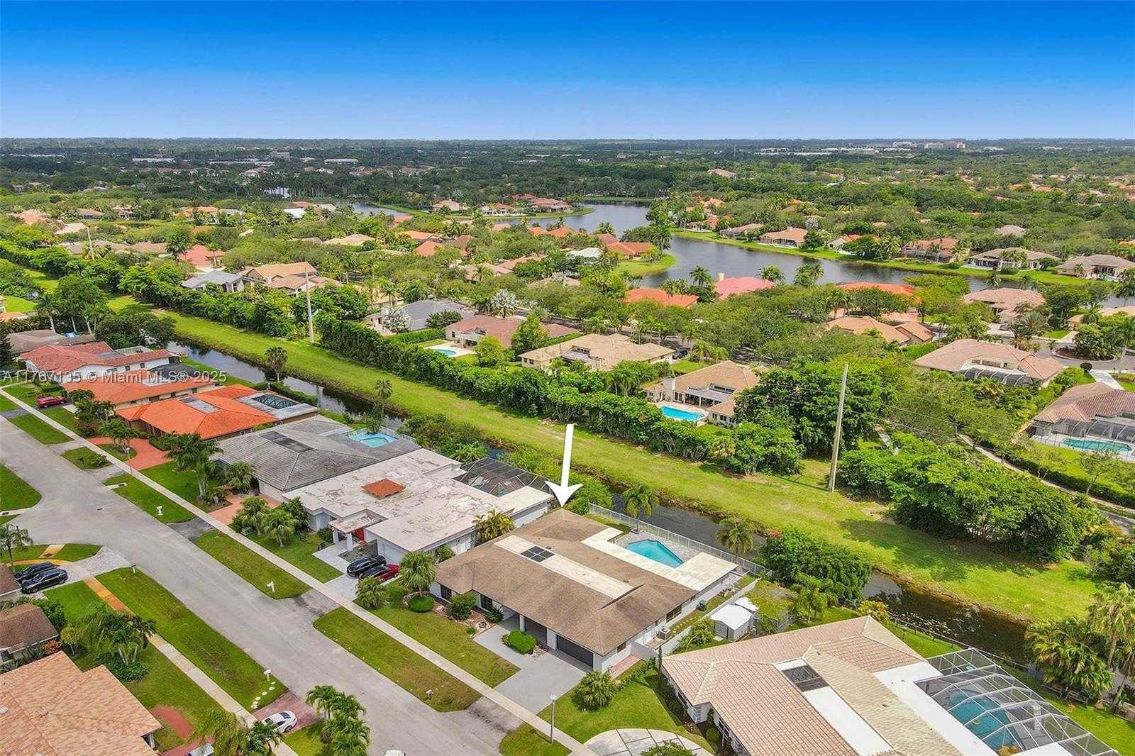 Small Image of 16610 ROYAL POINCIANA CT, Weston Number 61
