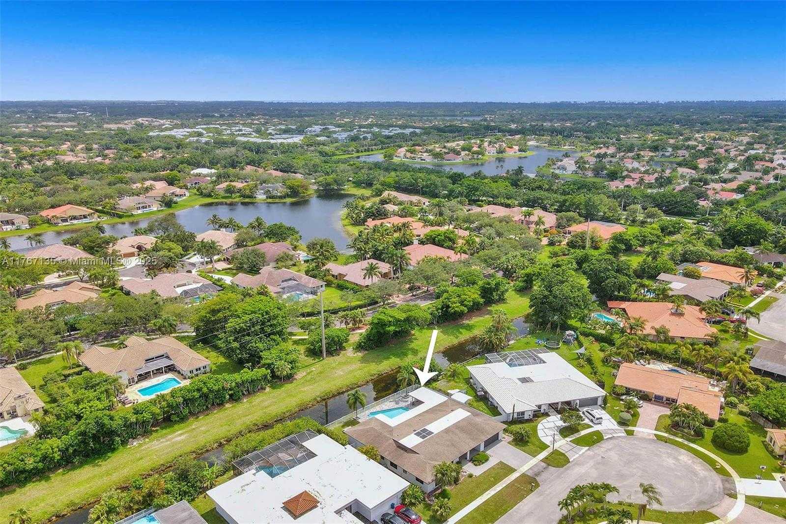 Small Image of 16610 ROYAL POINCIANA CT, Weston Number 63