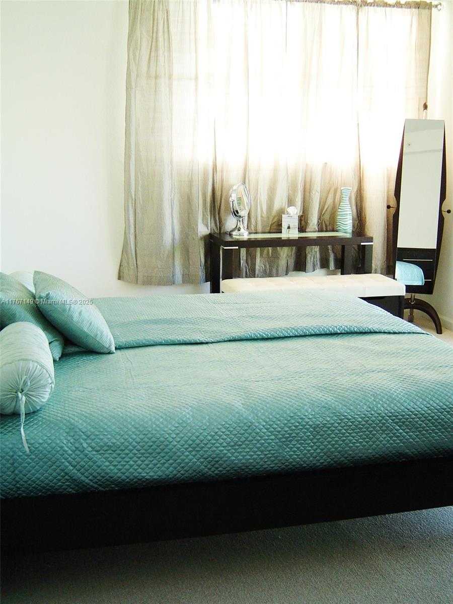 Small Image of 3001 #1427, Hollywood Number 13