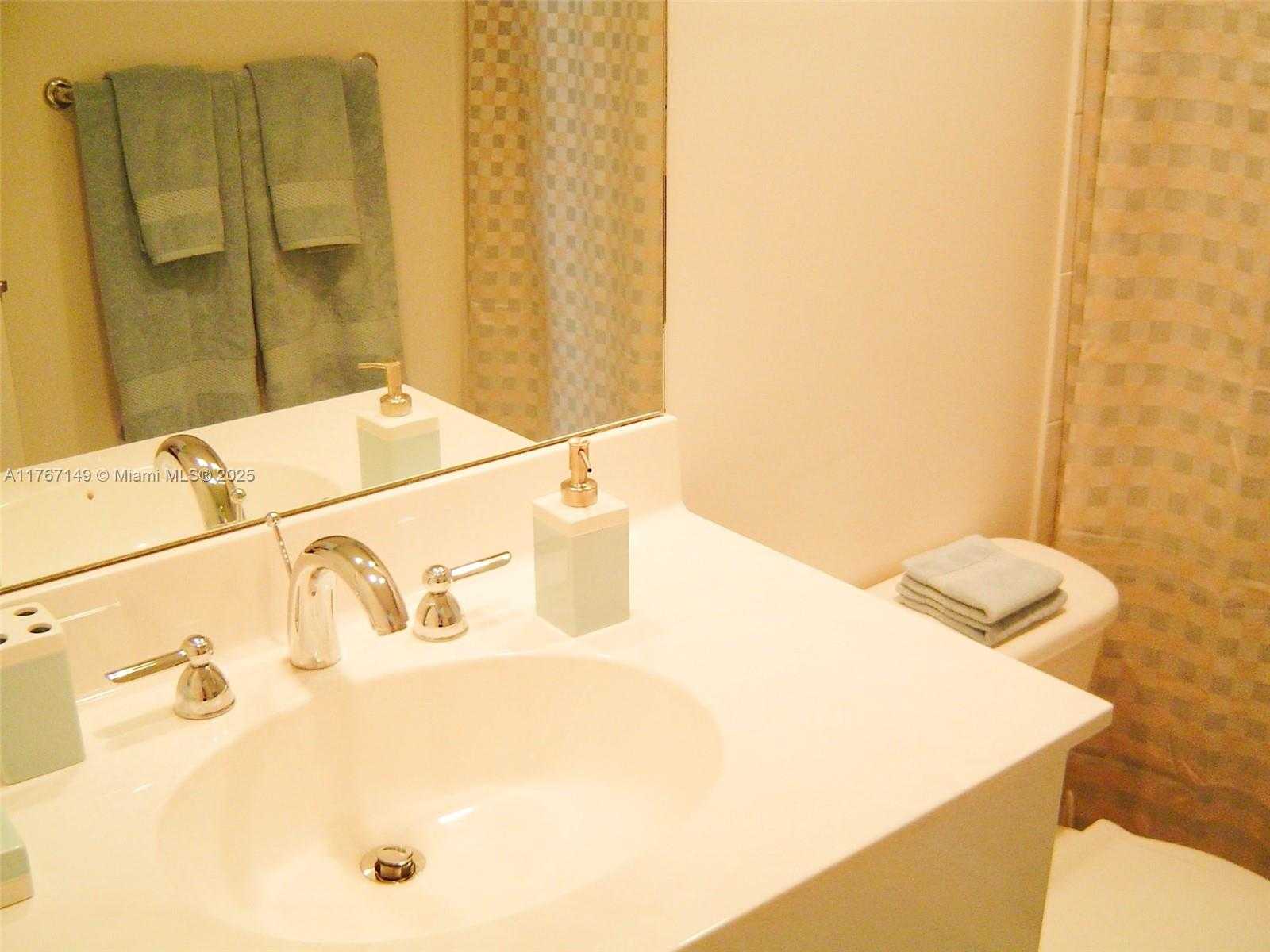 Small Image of 3001 #1427, Hollywood Number 16
