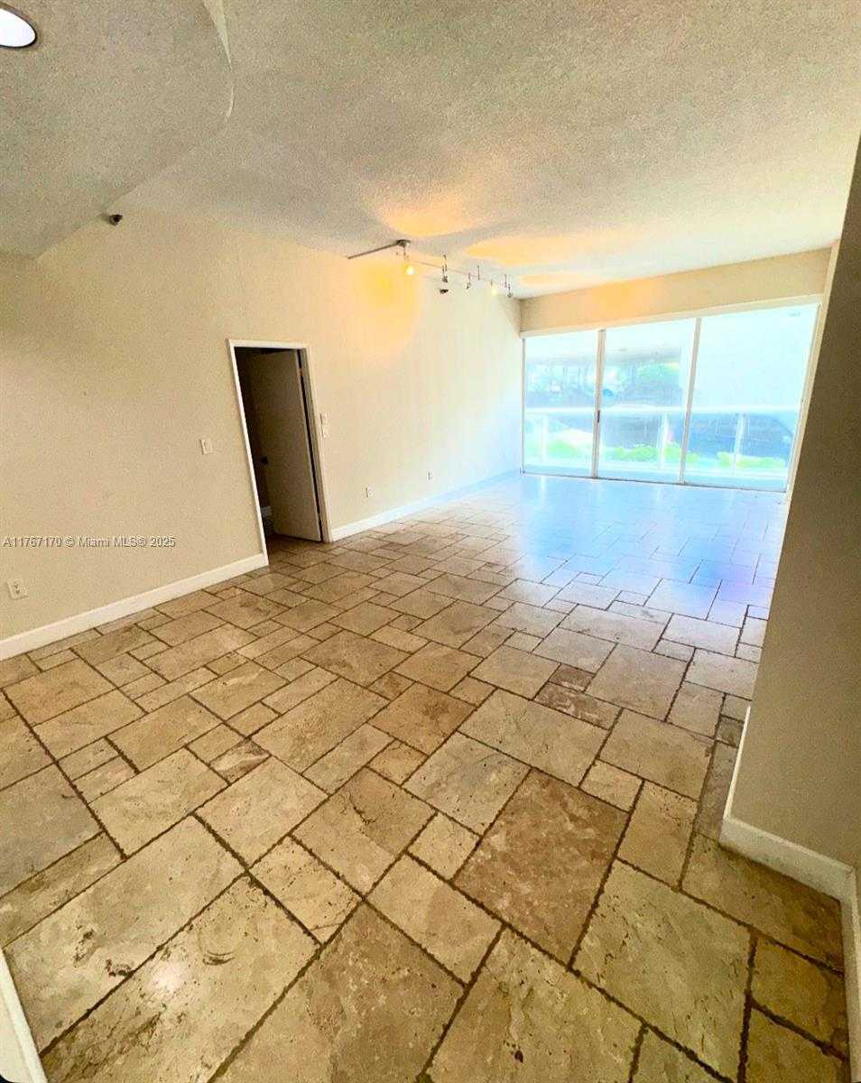 Small Image of 20505 EAST COUNTRY CLUB DR #135, Aventura Number 14