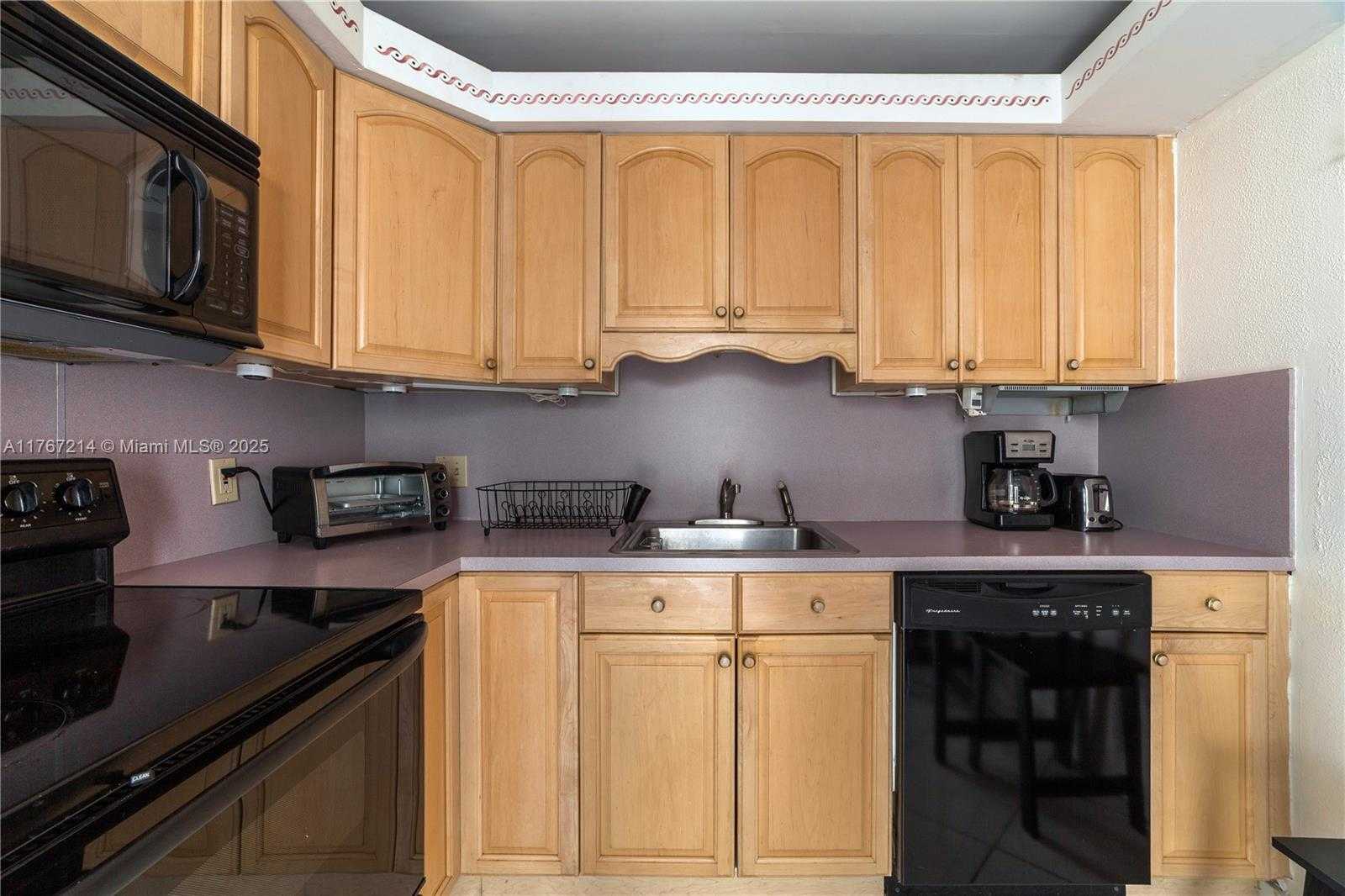 Small Image of 3800 SOUTH OCEAN DR #1404, Hollywood Number 17