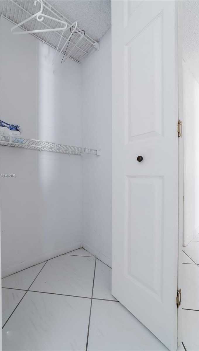 Small Image of 3800 SOUTH OCEAN DR #1404, Hollywood Number 28