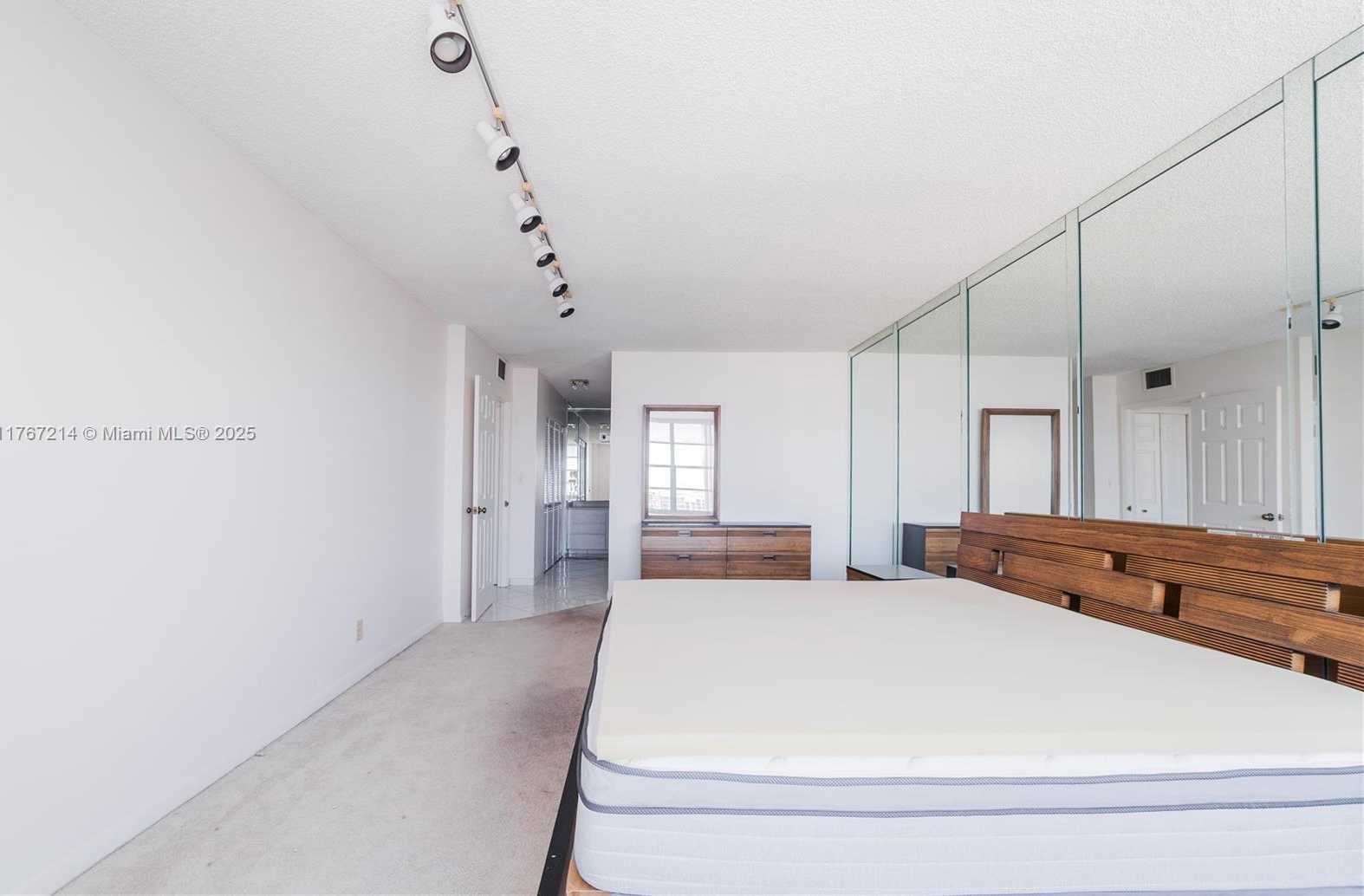 Small Image of 3800 SOUTH OCEAN DR #1404, Hollywood Number 31