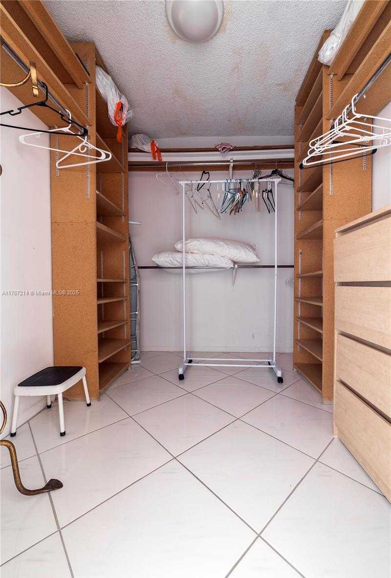 Small Image of 3800 SOUTH OCEAN DR #1404, Hollywood Number 37