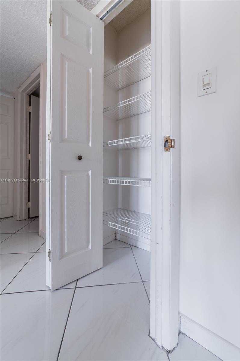 Small Image of 3800 SOUTH OCEAN DR #1404, Hollywood Number 38